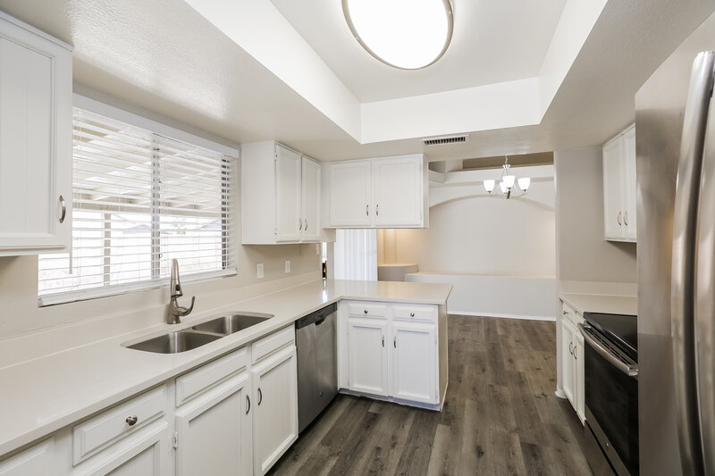 2,080/Mo, 18210 N 29th Ave Phoenix, AZ 85053 Kitchen View