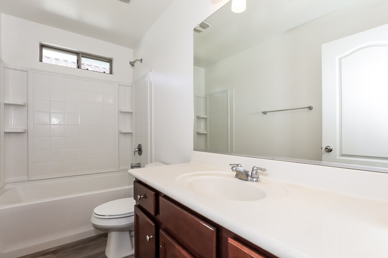 2,235/Mo, 2946 N 72nd St Mesa, AZ 85207 Bathroom View
