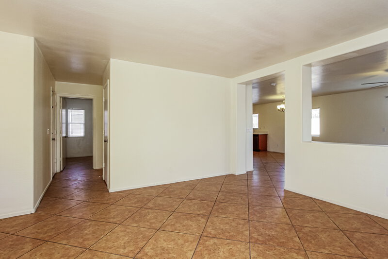 2,085/Mo, 6010 W Encinas Ln Phoenix, AZ 85043 Misc View 2