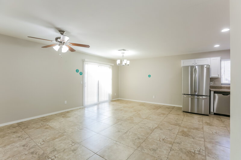 2,065/Mo, 3702 S 62nd Ave Phoenix, AZ 85043 Living Room View