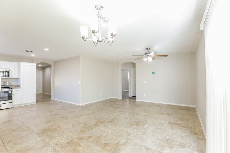 2,065/Mo, 3702 S 62nd Ave Phoenix, AZ 85043 Dining Room View 2