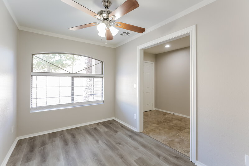2,065/Mo, 3702 S 62nd Ave Phoenix, AZ 85043 Office View