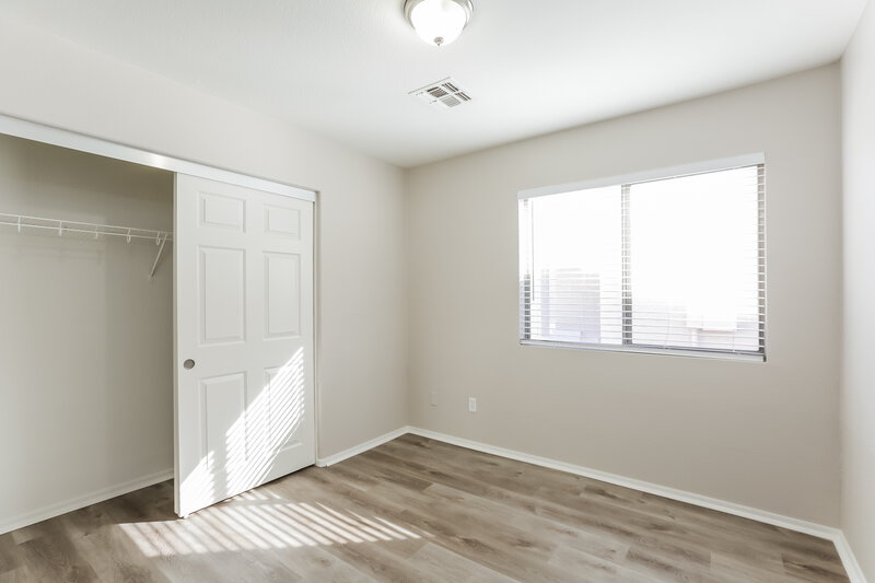 2,065/Mo, 3702 S 62nd Ave Phoenix, AZ 85043 Bedroom View 2