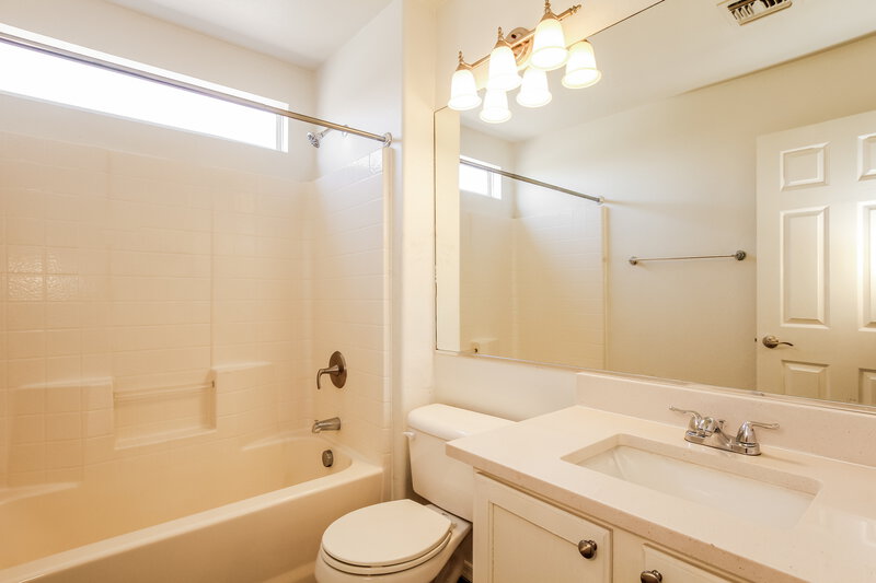 1,875/Mo, 2655 S 89th Ave Tolleson, AZ 85353 Bathroom View