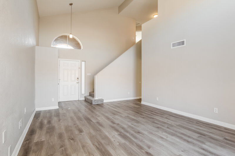 2,210/Mo, 1012 N Blackstone Dr Chandler, AZ 85224 Living Room View 2