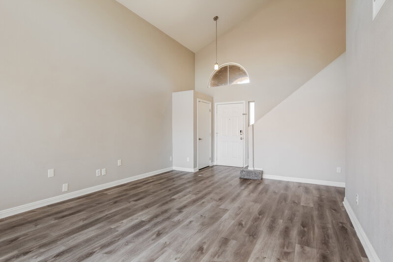 2,210/Mo, 1012 N Blackstone Dr Chandler, AZ 85224 Living Room View 3