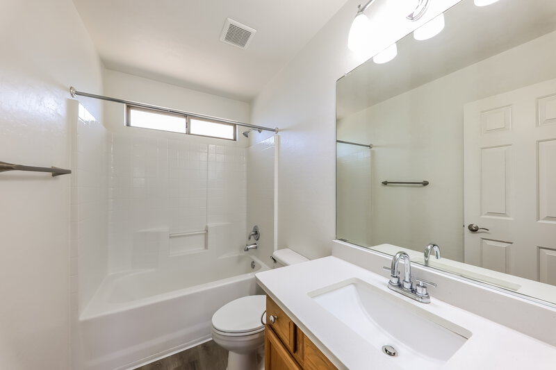 2,090/Mo, 17263 W Durango St Goodyear, AZ 85338 Bathroom View