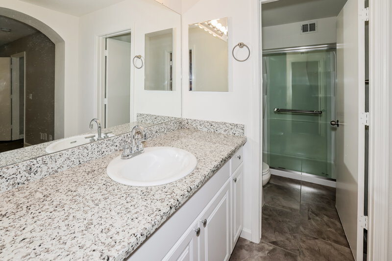 2,960/Mo, 8737 W Bluefield Ave Peoria, AZ 85382 Main Bathroom View