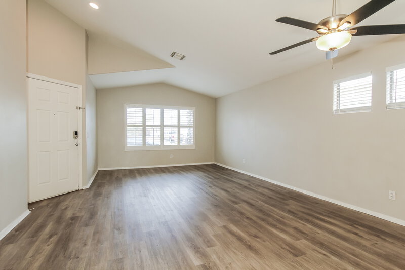 2,040/Mo, 8256 N 112th Ave Peoria, AZ 85345 Living Room View 2