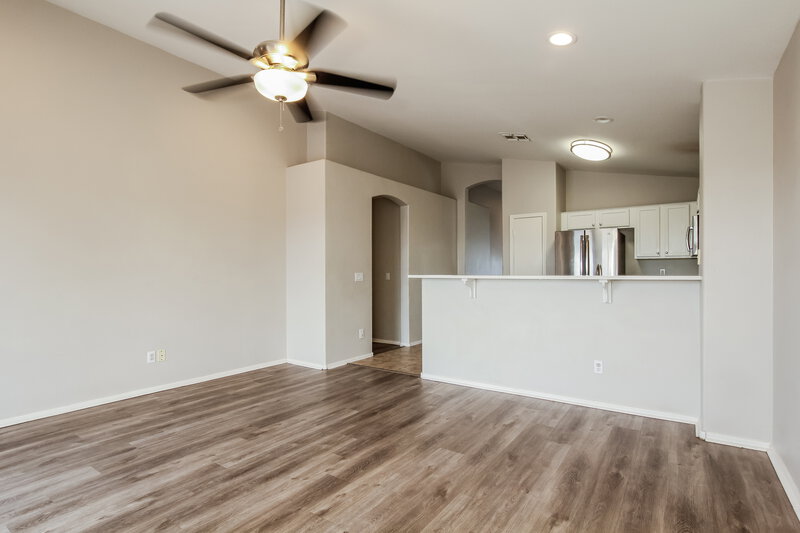 2,040/Mo, 8256 N 112th Ave Peoria, AZ 85345 Dining Room View 2