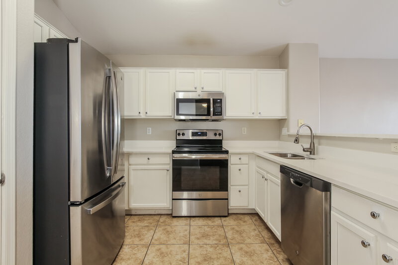 2,040/Mo, 8256 N 112th Ave Peoria, AZ 85345 Kitchen View