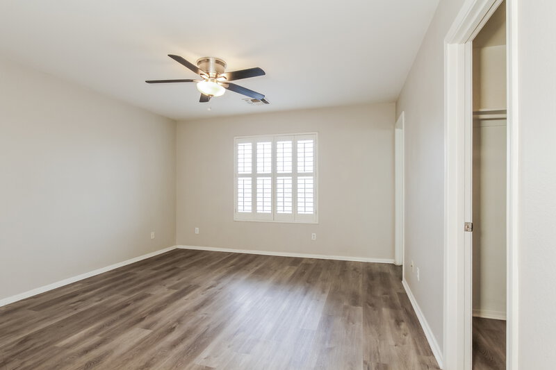 2,040/Mo, 8256 N 112th Ave Peoria, AZ 85345 Main Bedroom View