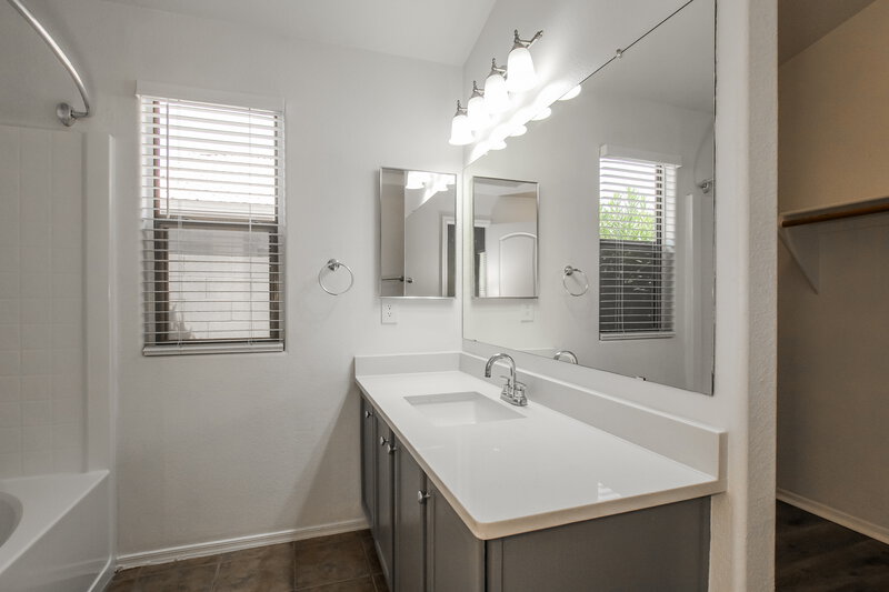 1,990/Mo, 15227 W Fillmore St Goodyear, AZ 85338 Main Bathroom View