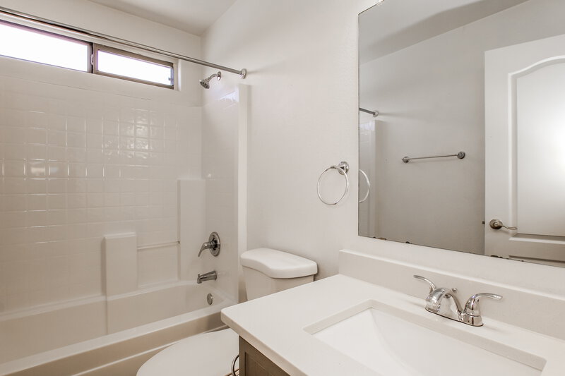 1,990/Mo, 15227 W Fillmore St Goodyear, AZ 85338 Bathroom View