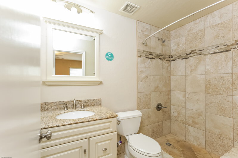 1,875/Mo, 16224 W Pioneer St Goodyear, AZ 85338 Bathroom View