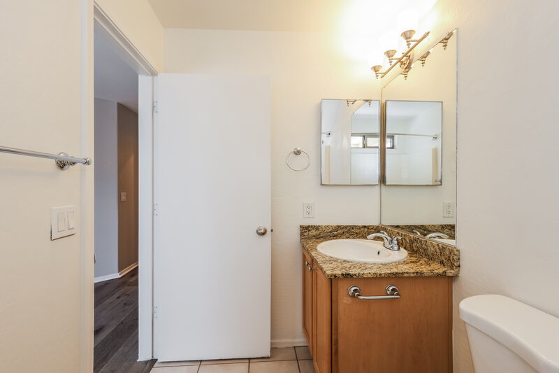 1,795/Mo, 14909 W Watson Cir Surprise, AZ 85379 Main Bathroom View 2