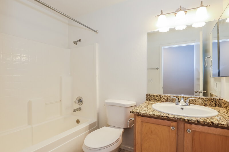 1,795/Mo, 14909 W Watson Cir Surprise, AZ 85379 Bathroom View