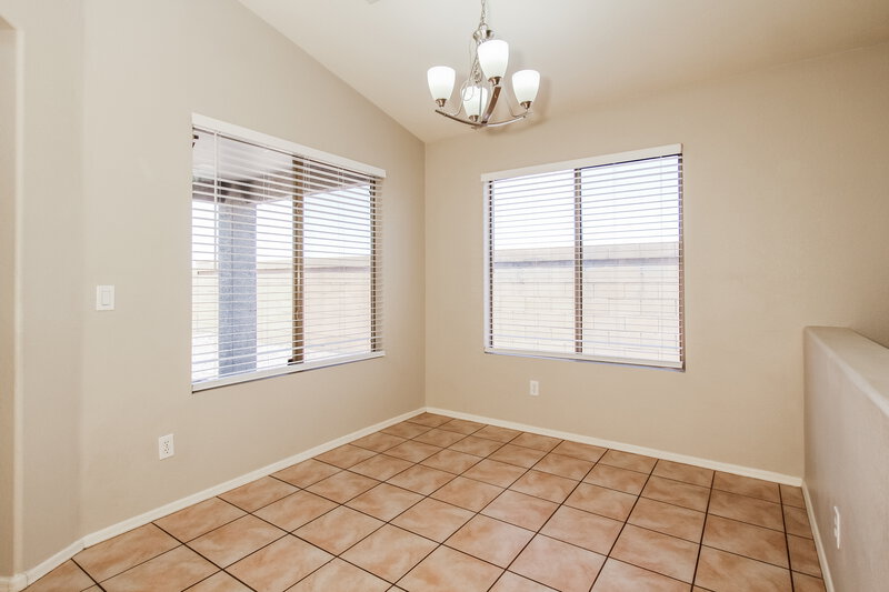 2,315/Mo, 802 S 126th Ave Avondale, AZ 85323 Dining Room View
