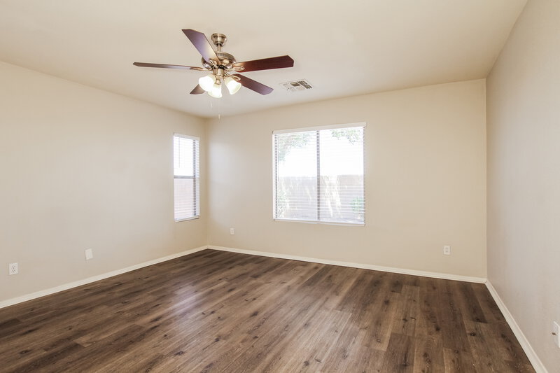 2,315/Mo, 802 S 126th Ave Avondale, AZ 85323 Main Bedroom View