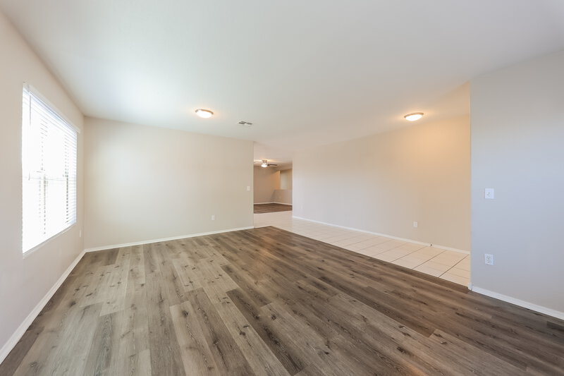 2,060/Mo, 8211 W Mission Ln Peoria, AZ 85345 Living Room View