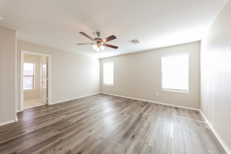 2,060/Mo, 8211 W Mission Ln Peoria, AZ 85345 Main Bedroom View