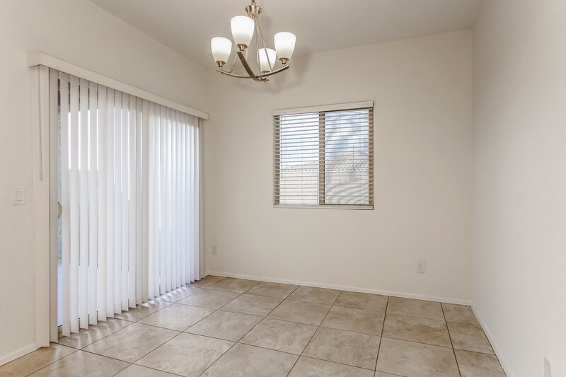 2,130/Mo, 4086 W Winston Dr Laveen, AZ 85339 Dining Room View