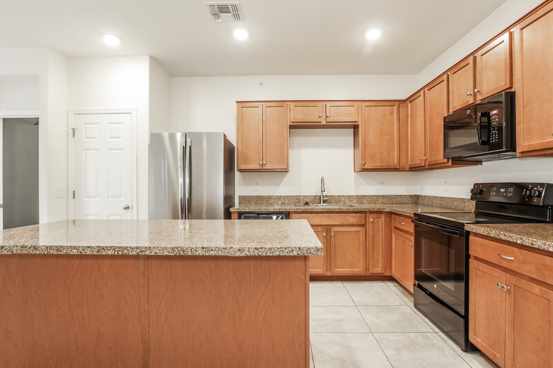 2,130/Mo, 4086 W Winston Dr Laveen, AZ 85339 Kitchen View