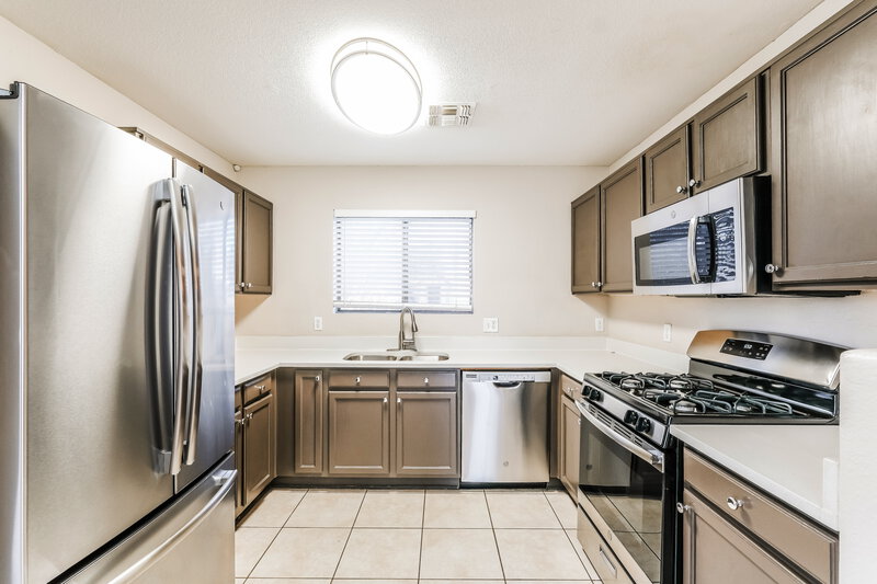 2,005/Mo, 16083 W Monroe St Goodyear, AZ 85338 Kitchen View 3