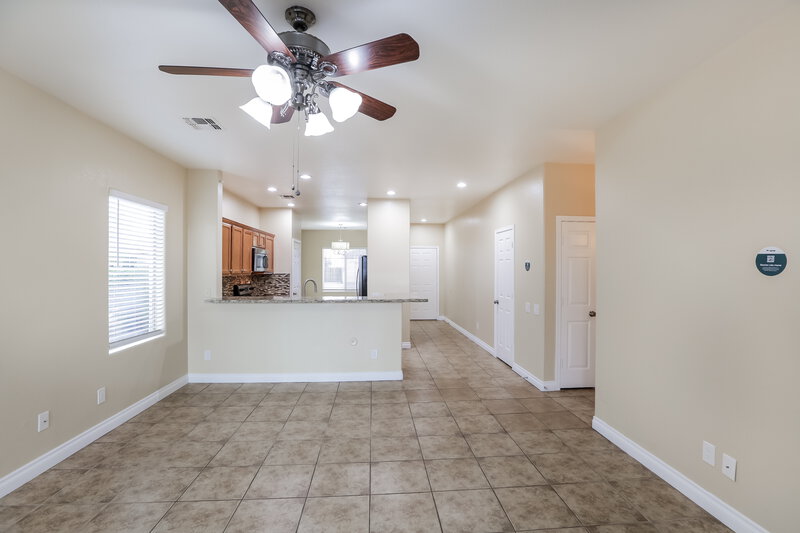 2,110/Mo, 11559 W Western Ave Avondale, AZ 85323 Living Room View