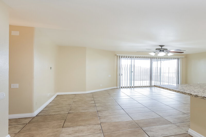 2,110/Mo, 11559 W Western Ave Avondale, AZ 85323 Living Room View 2