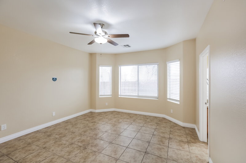 2,110/Mo, 11559 W Western Ave Avondale, AZ 85323 Main Bedroom View 2
