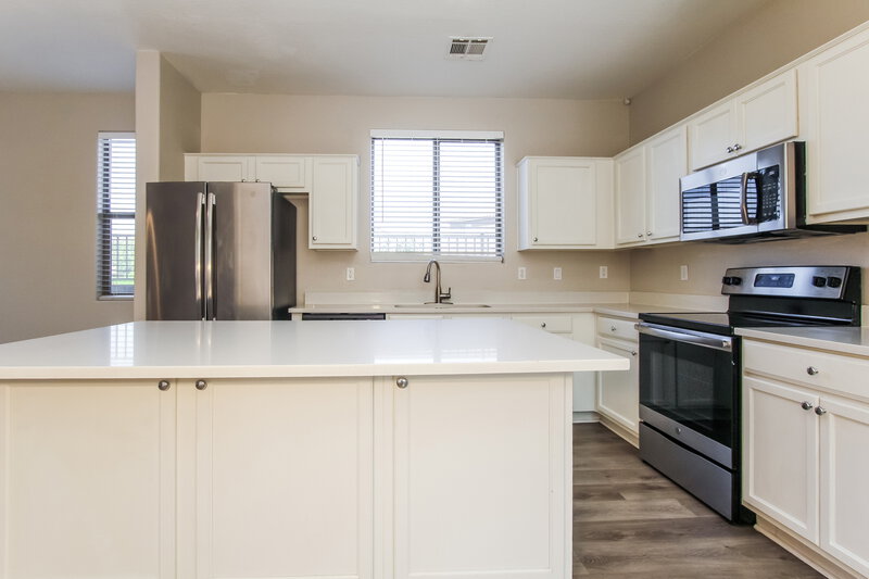 1,990/Mo, 3020 S 94th Ave Tolleson, AZ 85353 Kitchen View