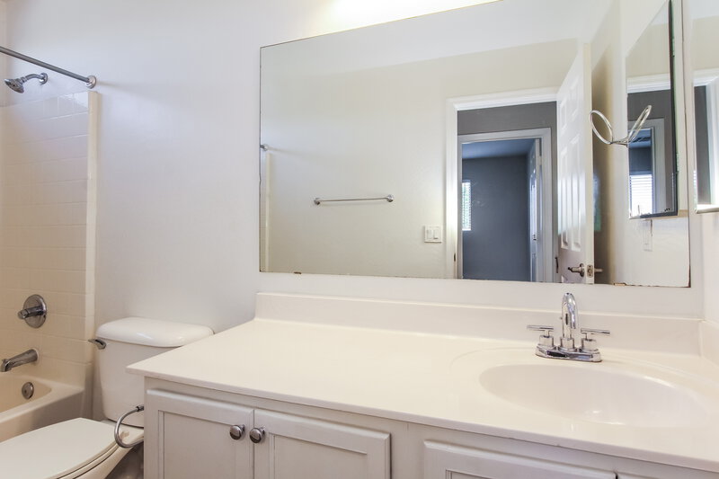 1,990/Mo, 3020 S 94th Ave Tolleson, AZ 85353 Bathroom View