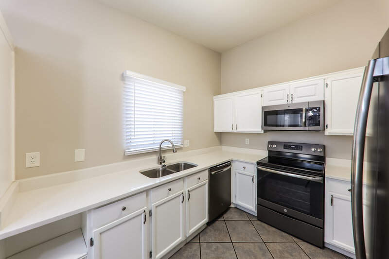 2,075/Mo, 7008 W Canterbury Dr Peoria, AZ 85345 Kitchen View