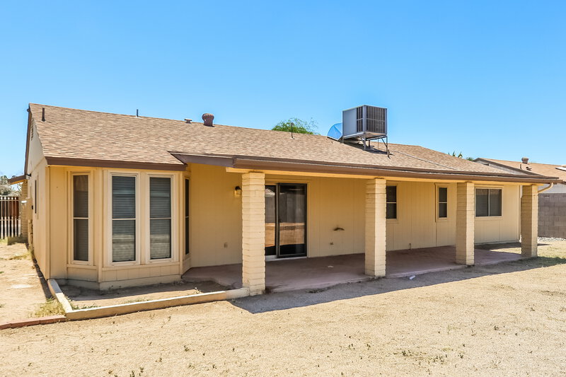 2,075/Mo, 7008 W Canterbury Dr Peoria, AZ 85345 Rear View