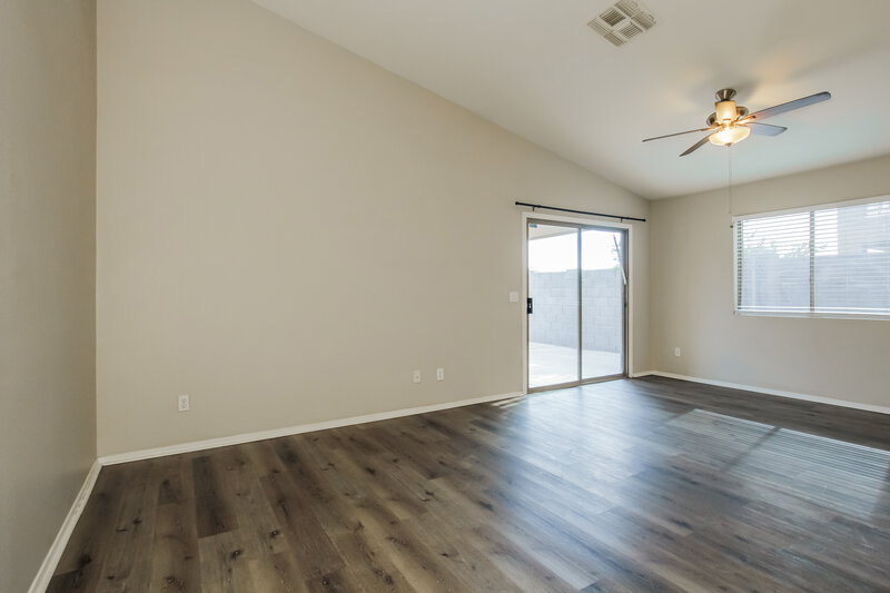 1,850/Mo, 12821 W Crocus Dr El Mirage, AZ 85335 Living Room View
