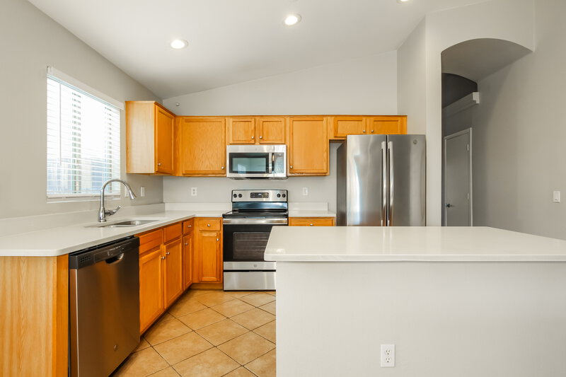 1,850/Mo, 12821 W Crocus Dr El Mirage, AZ 85335 Kitchen View