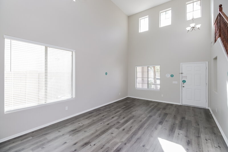 2,385/Mo, 7220 W Warner St Phoenix, AZ 85043 Living Room View