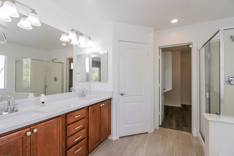 2,385/Mo, 7220 W Warner St Phoenix, AZ 85043 Master Bathroom View