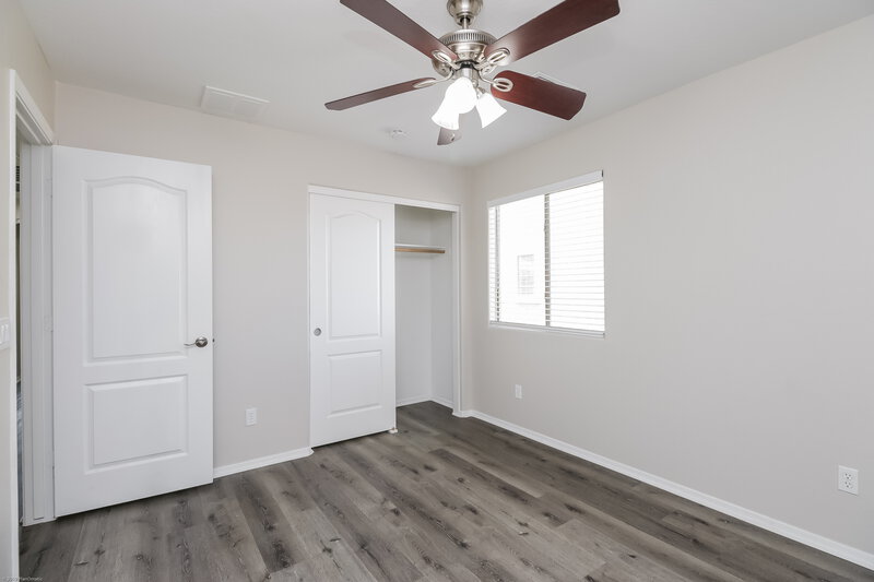 2,385/Mo, 7220 W Warner St Phoenix, AZ 85043 Bedroom View