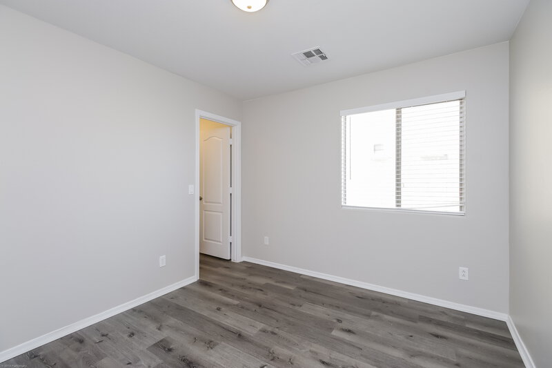 2,385/Mo, 7220 W Warner St Phoenix, AZ 85043 Bedroom View 2
