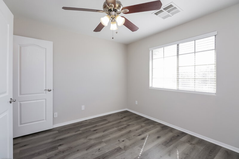 2,385/Mo, 7220 W Warner St Phoenix, AZ 85043 Bedroom View 3