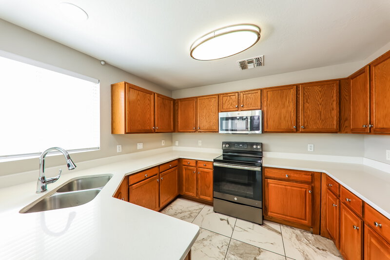 1,960/Mo, 11845 W Lupine Ave El Mirage, AZ 85335 Kitchen View