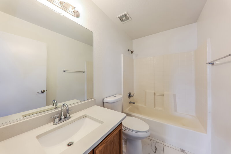 1,960/Mo, 11845 W Lupine Ave El Mirage, AZ 85335 Bathroom View