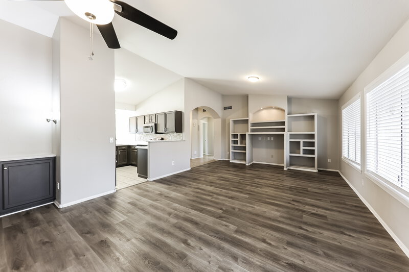 0/Mo, 7706 W San Miguel Ave Glendale, AZ 85303 Living Room View 2