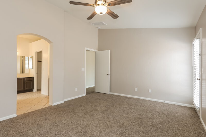 2,185/Mo, 7706 W San Miguel Ave Glendale, AZ 85303 Main Bedroom View