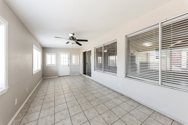 0/Mo, 7706 W San Miguel Ave Glendale, AZ 85303 Family Room View 2