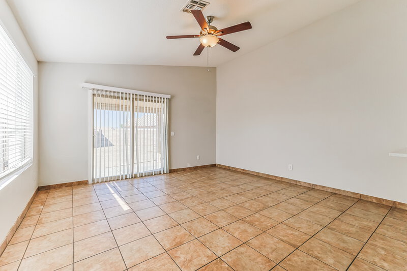 1,955/Mo, 4602 N 84th Ln Phoenix, AZ 85037 Living Room View