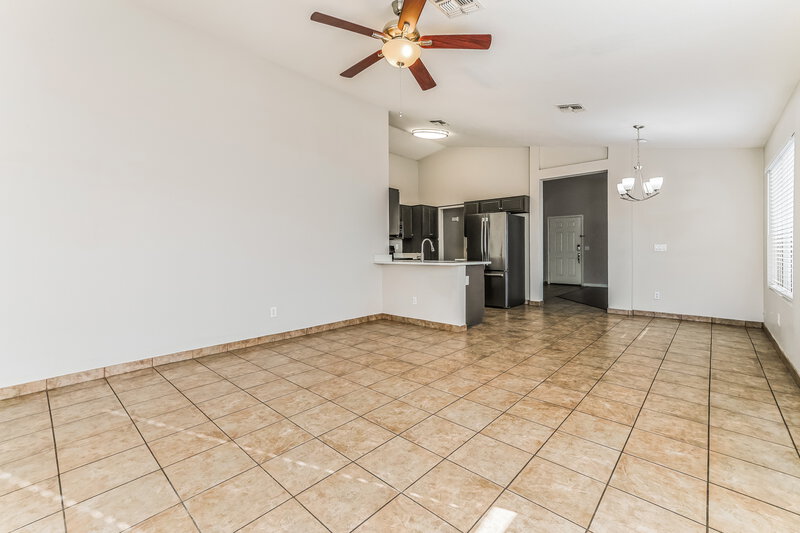 1,955/Mo, 4602 N 84th Ln Phoenix, AZ 85037 Living Room View 2