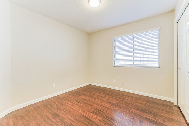 1,955/Mo, 4602 N 84th Ln Phoenix, AZ 85037 Main Bedroom View
